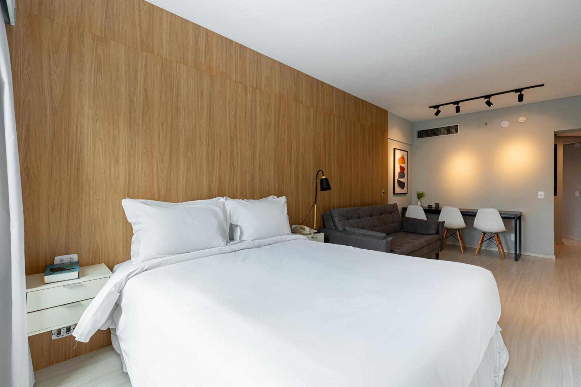 Sol - Flats Av Cauaxi By Anora Spaces バルエリ 部屋 写真