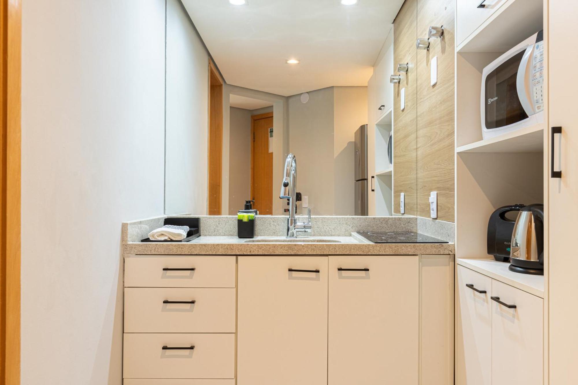 Sol - Flats Av Cauaxi By Anora Spaces バルエリ 部屋 写真
