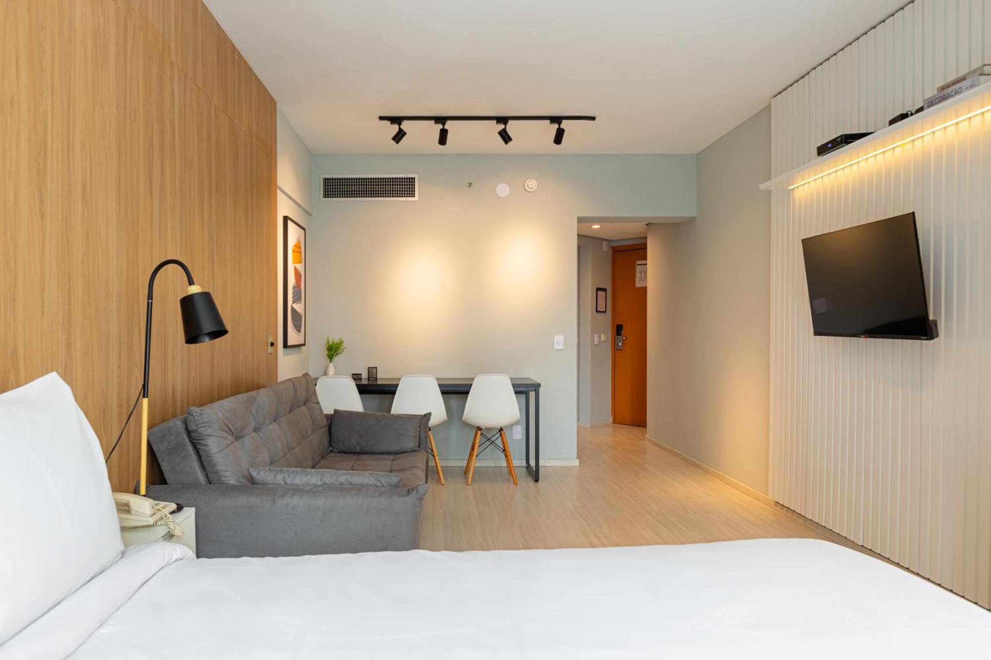 Sol - Flats Av Cauaxi By Anora Spaces バルエリ 部屋 写真